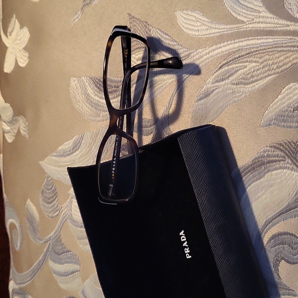 Prada Tortiose Shell Glass with Case - Picture 2 of 11
